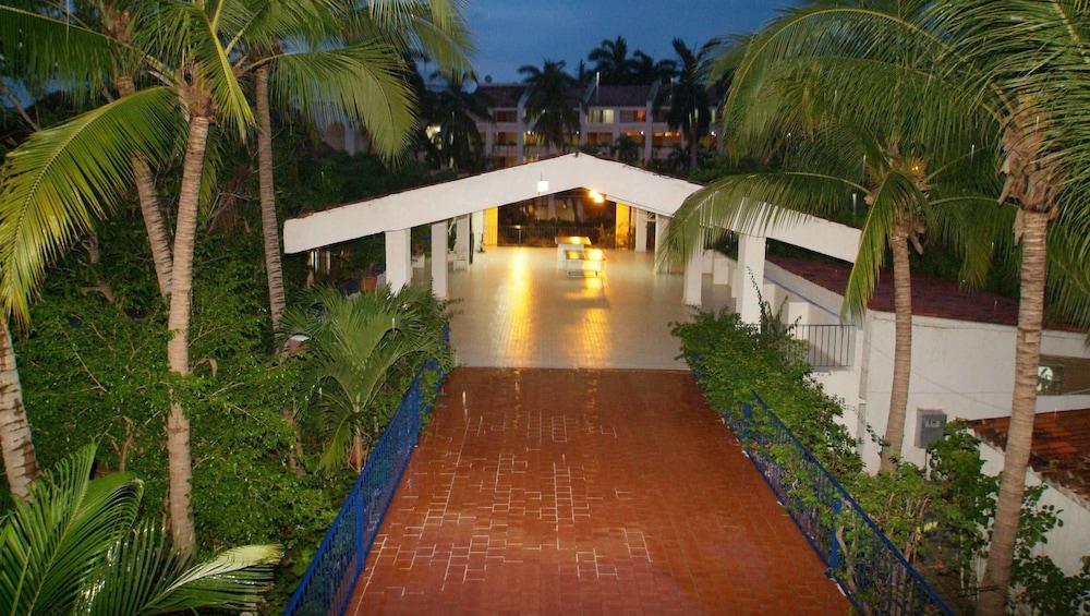 Hotel Villas Paraiso Ζιουατανέχο Εξωτερικό φωτογραφία